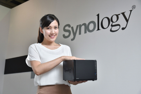 시놀로지는 NAS 서버 신제품 '디스크스테이션 DS416play'를 출시했다고 2일 밝혔다. 시놀로지 제공